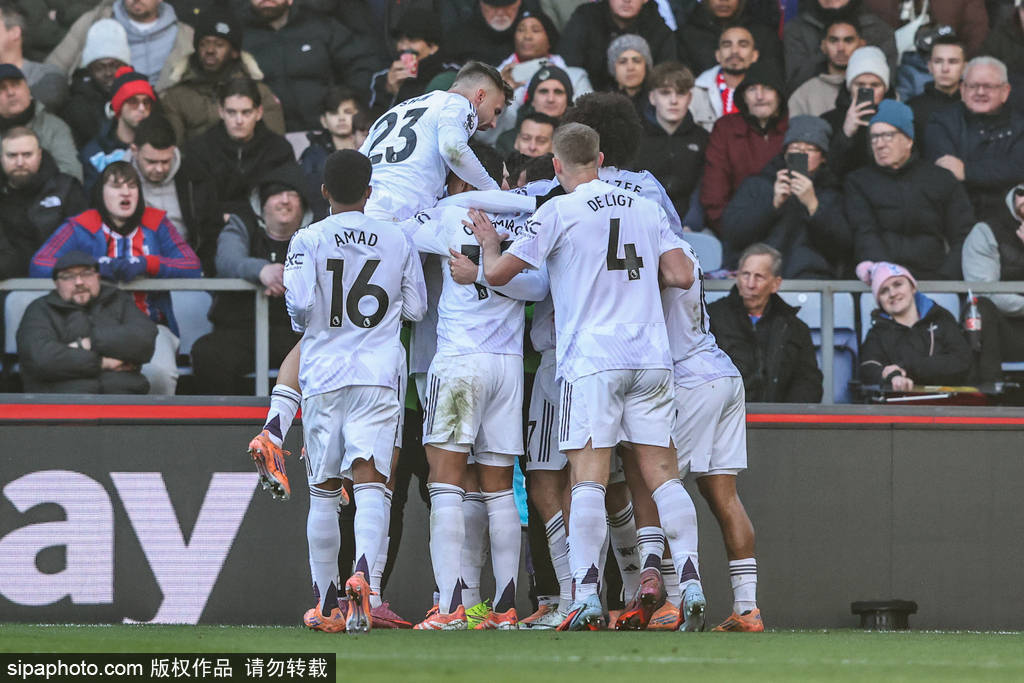 扎金花中“喜钱”制度的由来：通过场外奖励增加局内博弈强度。（扎金花“喜钱”的起源：场外奖励如何加剧桌内对抗）